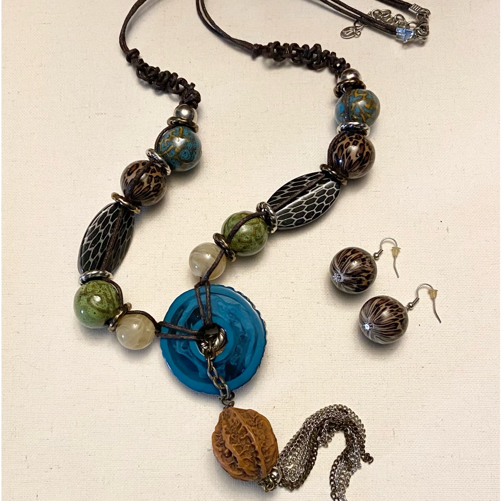 Js Necklace & Earrings Set.